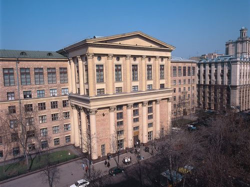 Главное здание Комплекс зданий РГГУ на ул. Чаянова 15, Миусской пл. 6